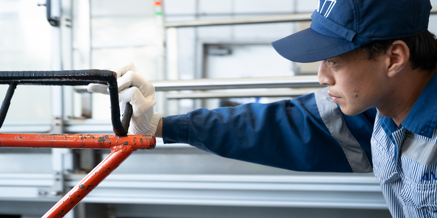 ANA関西空港で働くスタッフの業務風景